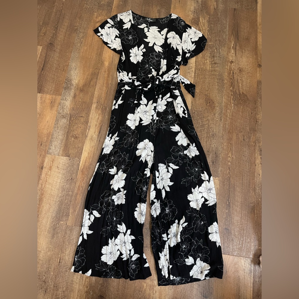 Lulus floral romper size small